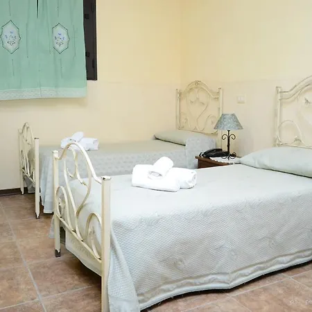 La Maddalena Couette-café Acate